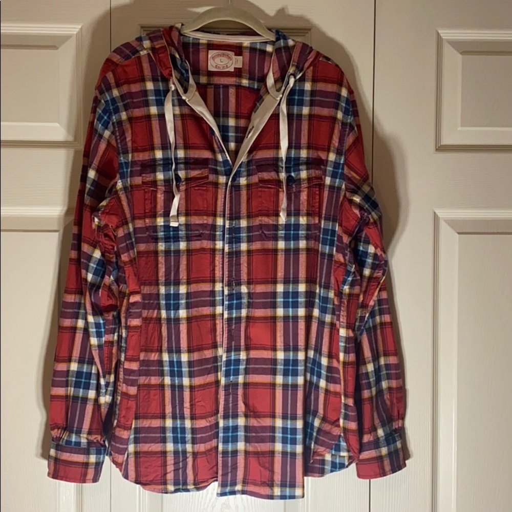 Men’s long sleeved button down shirt